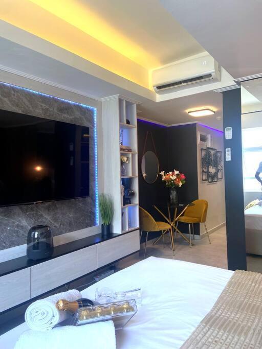 Luxury Centre- Walk To Cticc Appartement *